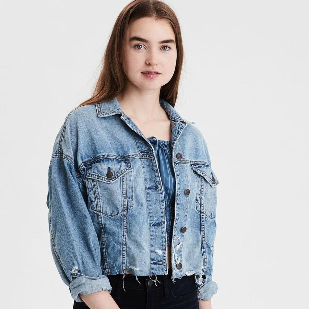 American Eagle Women's Denim Blue Light Wash Raw Hem Jean Jacket Size M